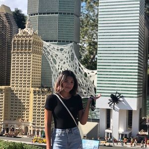 Meet your Posher, Crystal